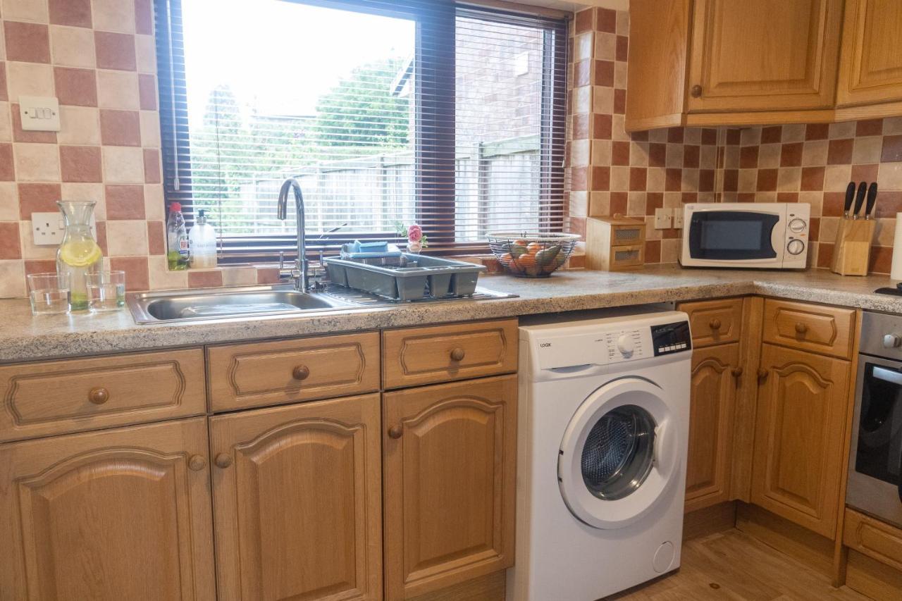 Adrian House, Near Hospital, Easy Parking + Garden Apartment Carlisle  Exterior photo