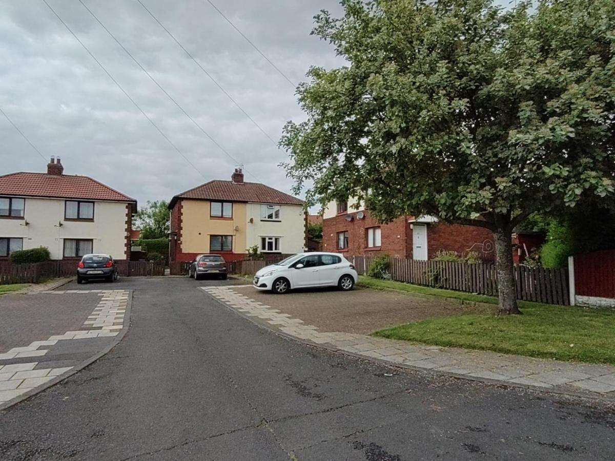 Adrian House, Near Hospital, Easy Parking + Garden Apartment Carlisle  Exterior photo
