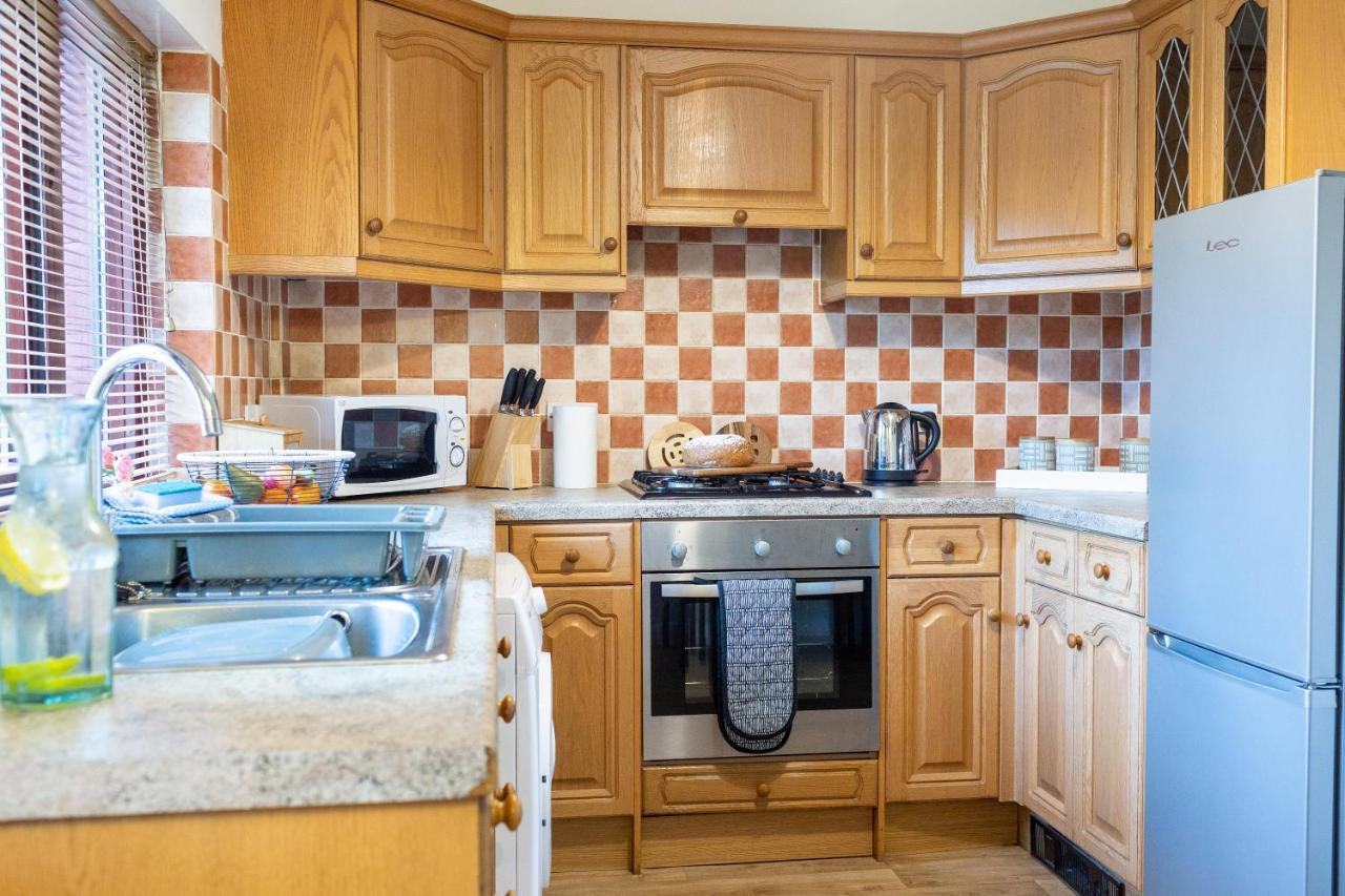 Adrian House, Near Hospital, Easy Parking + Garden Apartment Carlisle  Exterior photo